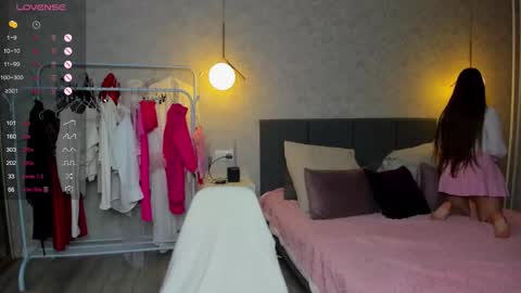 Laura online show from February 28, 2:49 pm