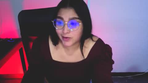 strawlux online show from February 27, 7:30 am