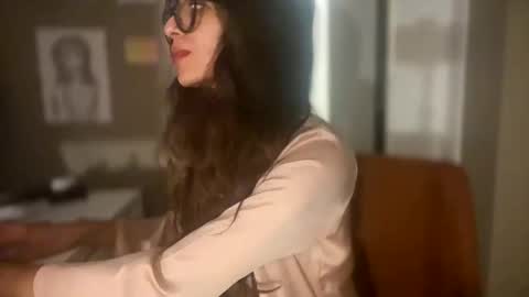 SaraSabeen online show from December 25, 3:06 pm