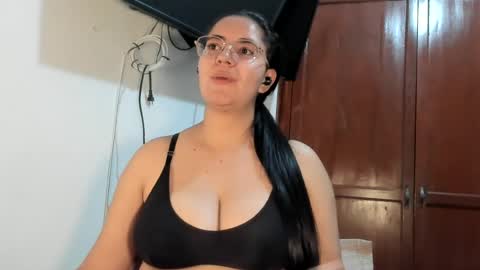 Dani online show from August 7, 1:01 am