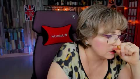 Vivien online show from November 4, 2:22 pm