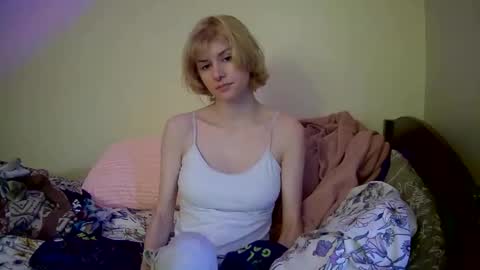 Ophelia online show from January 3, 1:36 pm