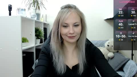 Snapshot of sunny_bunny6 chatting on September 30, 5:02 am Naomi online show from September 30, 5:02 am
