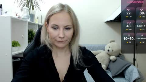 Snapshot of sunny_bunny6 chatting on September 24, 3:49 am Naomi online show from September 24, 3:49 am