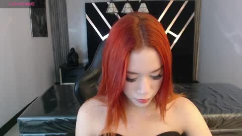 Susana   Mejia online show from April 16, 12:38 pm