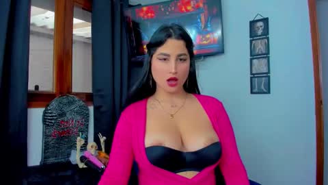 Snapshot of sunshine_uwu22 chatting on October 21, 7:51 pm Andrea Rodriguez online show from October 21, 7:51 pm