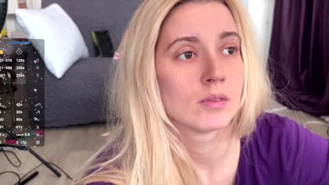 Snapshot of super_peach_stream chatting on January 20, 11:35 am ANNApvt open full info in bio online show from January 20, 11:35 am