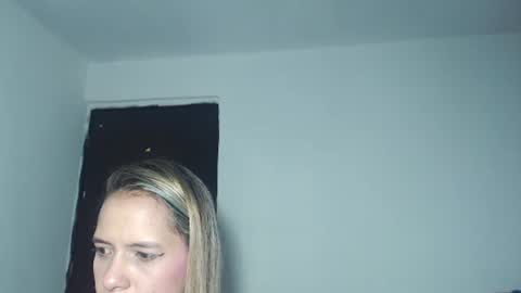 susanleroy online show from February 13, 10:12 am