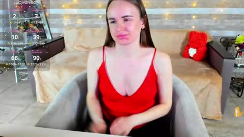 susansmitt online show from April 15, 7:14 pm