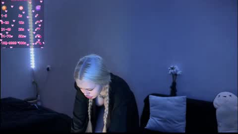 Sue online show from February 24, 2:47 pm