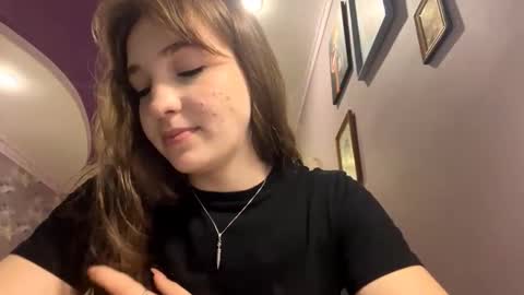 Snapshot of suzetteeckroad chatting on October 29, 7:45 am Catherine online show from October 29, 7:45 am