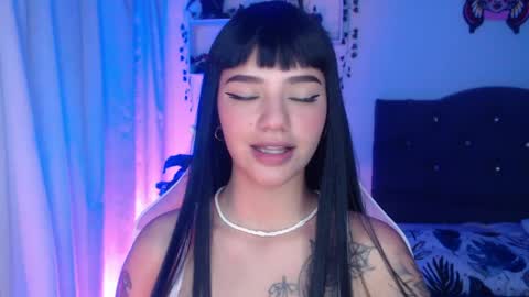 sweeetkittyy22 online show from May 22, 3:37 am