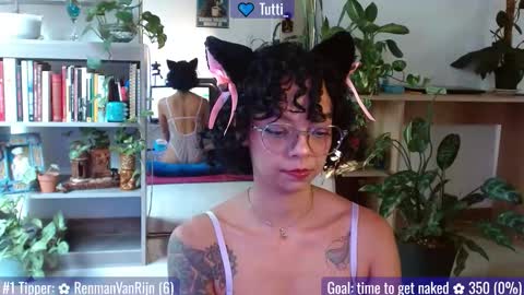 Tutti  online show from March 26, 1:35 pm