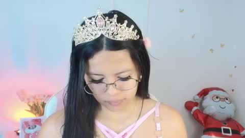 sweet_dania_ online show from February 15, 4:15 am