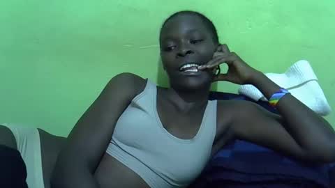sweet_ella1 online show from May 7, 3:27 pm