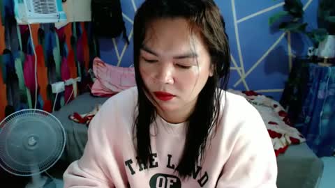 Snapshot of sweet_kendallxxxx chatting on December 22, 5:12 am Nicahhh online show from December 22, 5:12 am