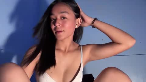 Snapshot of sweet_megan0 chatting on October 22, 5:01 am Megan online show from October 22, 5:01 am