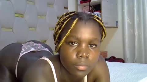 sweet_melodiyy online show from April 9, 6:13 pm