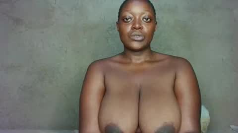 sweet_pie29 online show from April 22, 7:16 am
