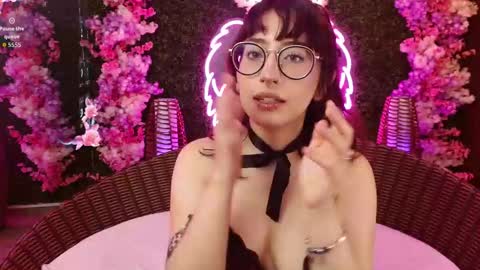 Roxanee online show from January 18, 1:40 pm