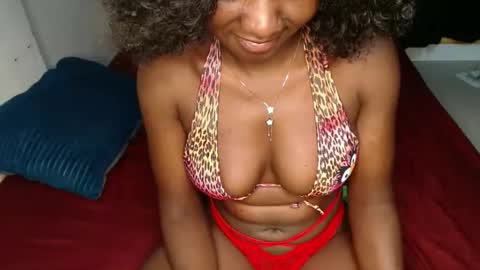 ellanah Tracie online show from March 28, 12:11 am