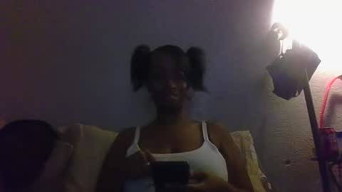 sweetaztee online show from February 18, 9:21 am