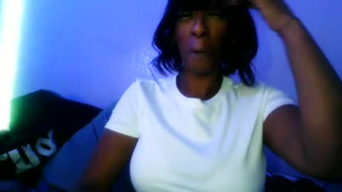 sweetaztee online show from October 5, 4:34 pm