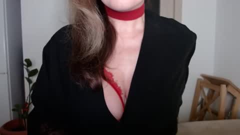 Snapshot of sweetberryxxx chatting on December 30, 11:38 pm Diana online show from December 30, 11:38 pm