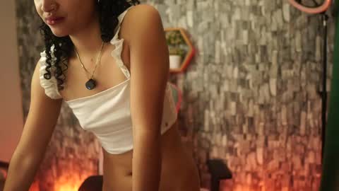 Salom independent model online show from May 15, 10:45 pm