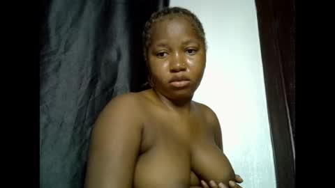 sweetcoochiex online show from April 12, 3:42 am