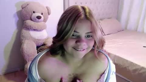 Snapshot of sweetcristalh chatting on October 25, 5:31 pm Cristal online show from October 25, 5:31 pm