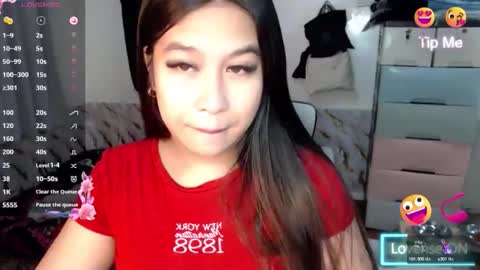 Snapshot of sweetcrizel12 chatting on October 1, 2:16 am SweetSpicy Chloe online show from October 1, 2:16 am