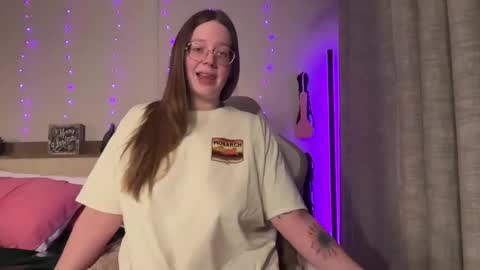 Delilah Samson online show from December 5, 4:09 am