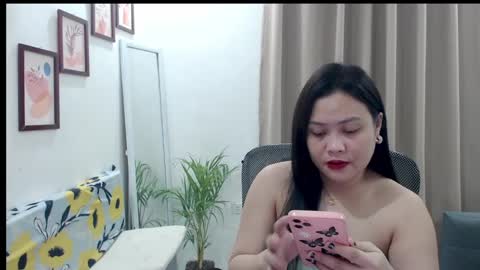 Snapshot of sweetestsmile_ chatting on February 24, 10:46 am Khaye online show from February 24, 10:46 am