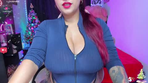 Snapshot of sweetie_lena_ chatting on December 31, 4:16 am online show from December 31, 4:16 am