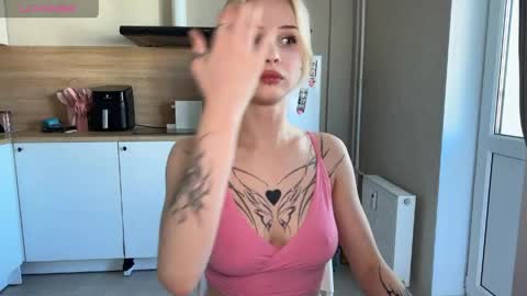 sweetie Lisa3 online show from June 3, 3:17 pm