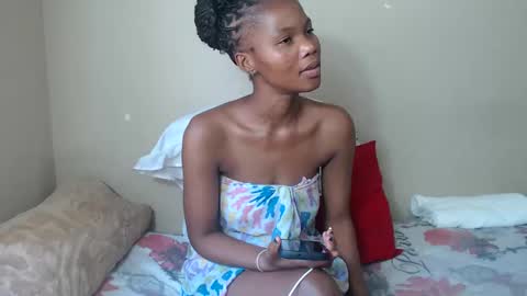 Snapshot of sweetlipss_ chatting on October 1, 11:04 am sweetlipss_ online show from October 1, 11:04 am