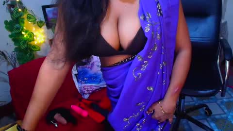 SweetSour online show from November 14, 3:39 am