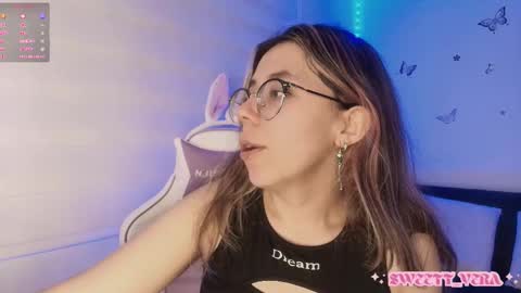 Snapshot of sweettvera_ chatting on October 17, 10:51 am Veronica Independent Model online show from October 17, 10:51 am