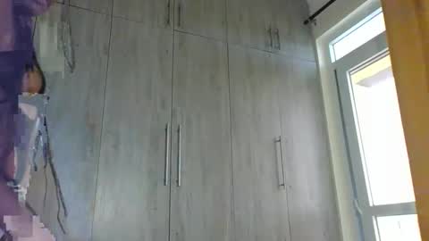 Cute vixen online show from December 10, 10:17 am