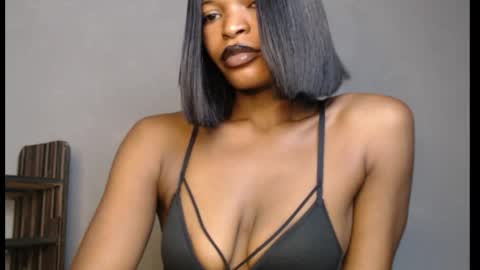 sweetxxboobsx online show from April 12, 8:50 am