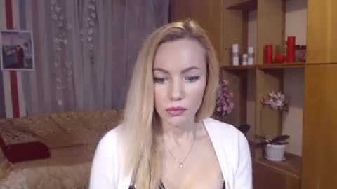 Snapshot of sweety_friend chatting on December 9, 8:33 pm Sweety friend online show from December 9, 8:33 pm