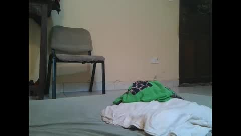 sweetyass25 online show from April 18, 9:01 am