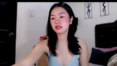 Holly online show from November 4, 1:21 am