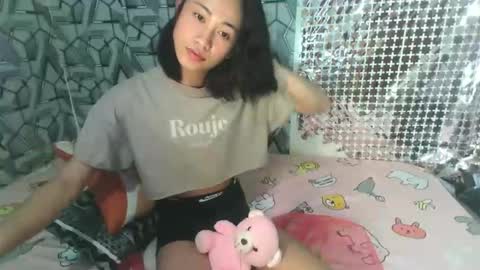 sydnyxox1 online show from March 26, 7:10 am