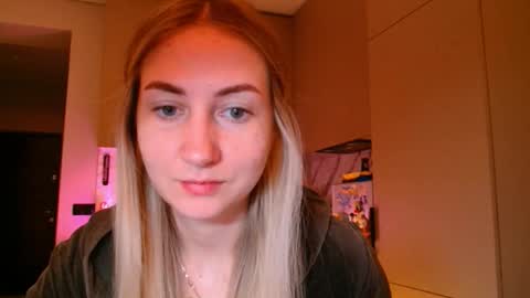  Kira  online show from January 19, 6:31 am