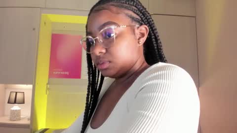 Tami online show from March 5, 10:38 pm