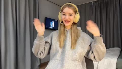 Melissa online show from March 18, 12:21 pm