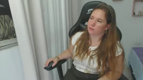 Snapshot of tamy_shine87 chatting on February 8, 2:36 am Im Samy online show from February 8, 2:36 am