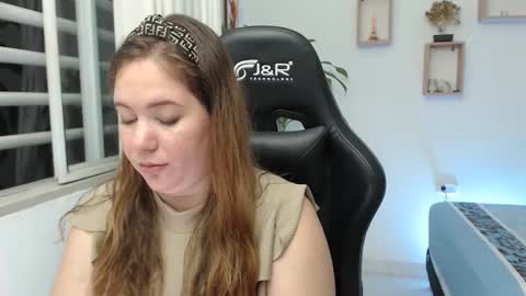Snapshot of tamy_shine87 chatting on December 28, 2:01 am Im Samy online show from December 28, 2:01 am